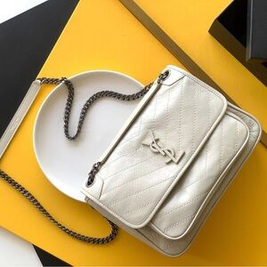 🎄YSL NIKI white medium Crinkled crossbody bag